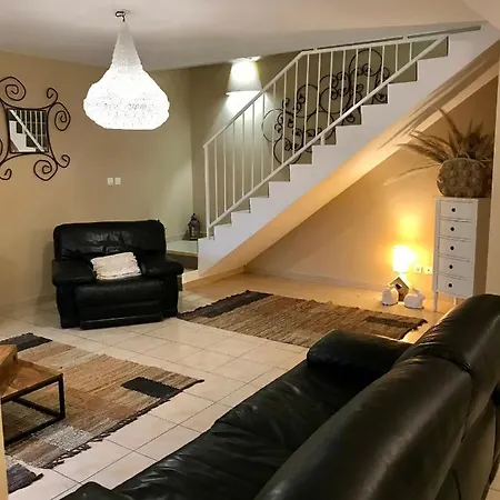 Maison *