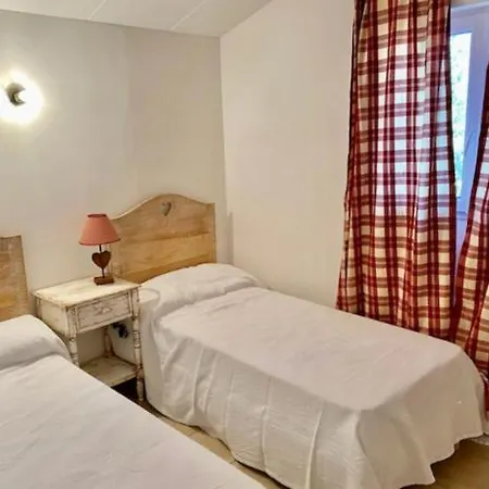 Maison *